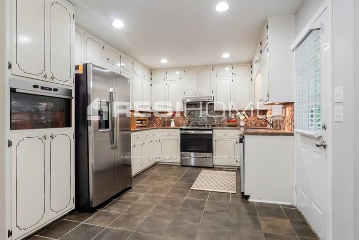 2011 Kelly Ln - Photo 4 of 17