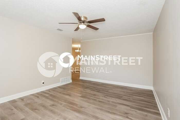 5203 Chivalry Dr #07 - Photo 4 of 16