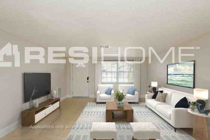 9240 Crabtree Ln - Photo 4 of 15