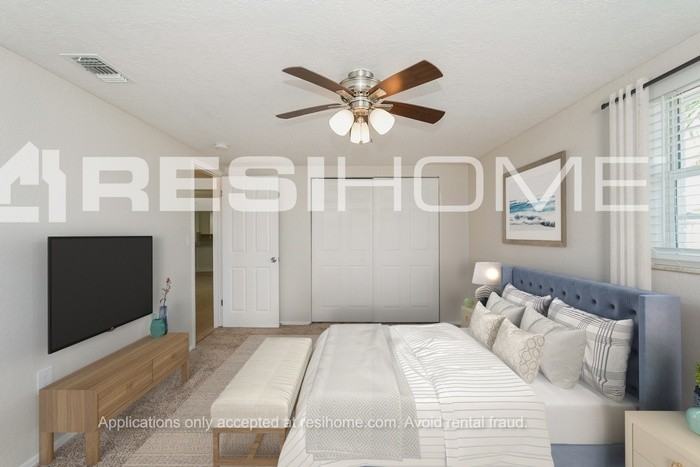 9240 Crabtree Ln - Photo 7 of 15