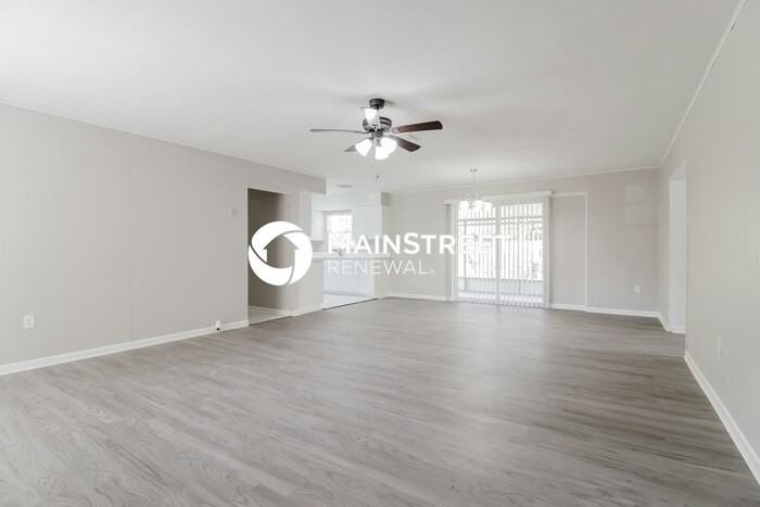 8315 Calais Cir - Photo 4 of 16