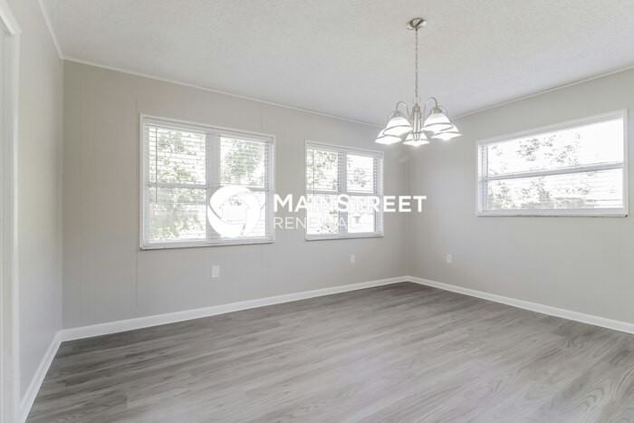 8315 Calais Cir - Photo 5 of 16