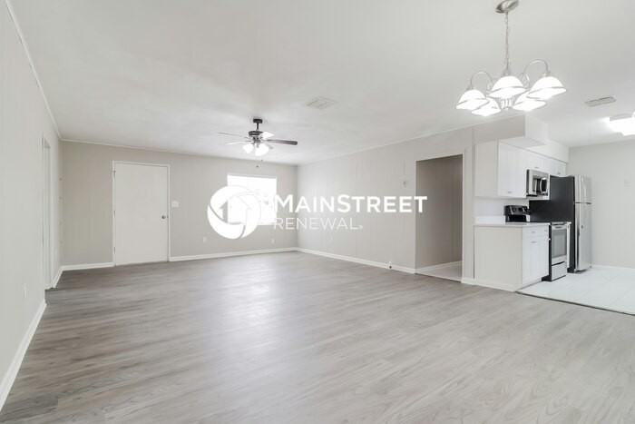 8315 Calais Cir - Photo 6 of 16