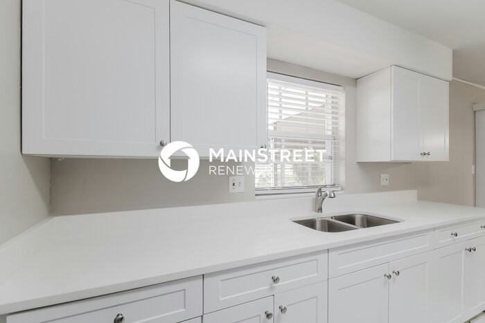 8315 Calais Cir - Photo 7 of 16