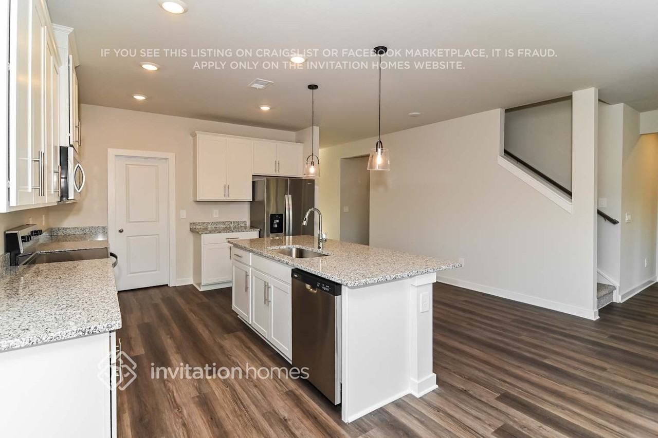 1195 Bluffton Cir - Photo 7 of 18