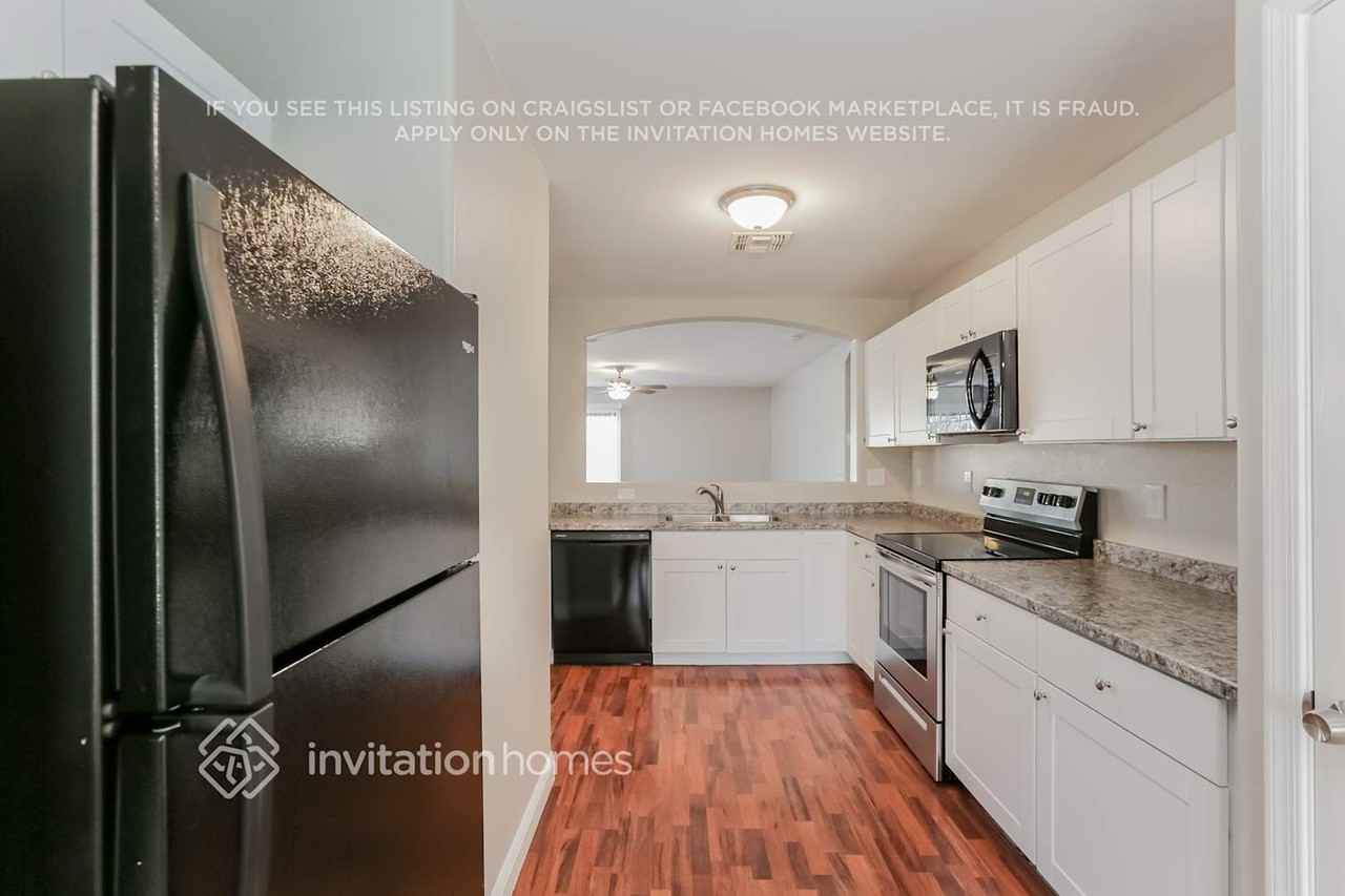 2332 W Darrel Rd - Photo 4 of 14