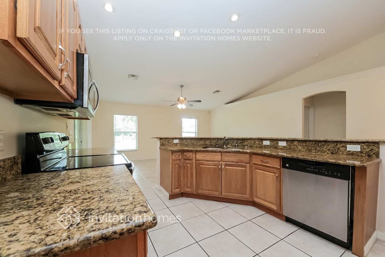 4380 Hartville Ave - Photo 6 of 20