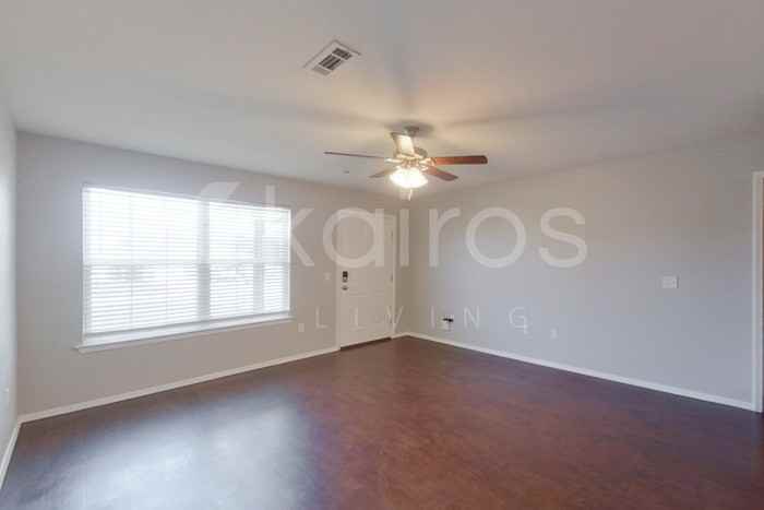 3902 E Thomas St #B - Photo 2 of 21