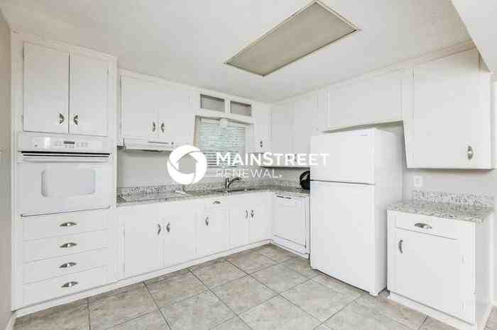 5621 Bonnie Wayne St - Photo 5 of 17