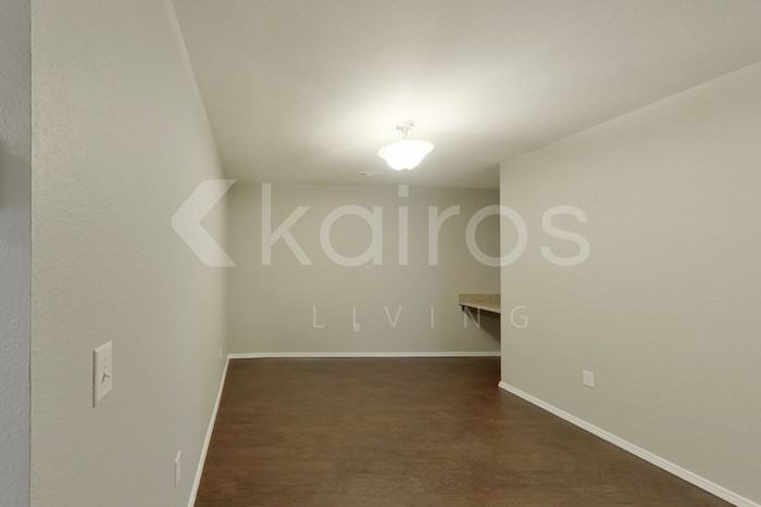 3903 E Thomas St #A - Photo 5 of 15