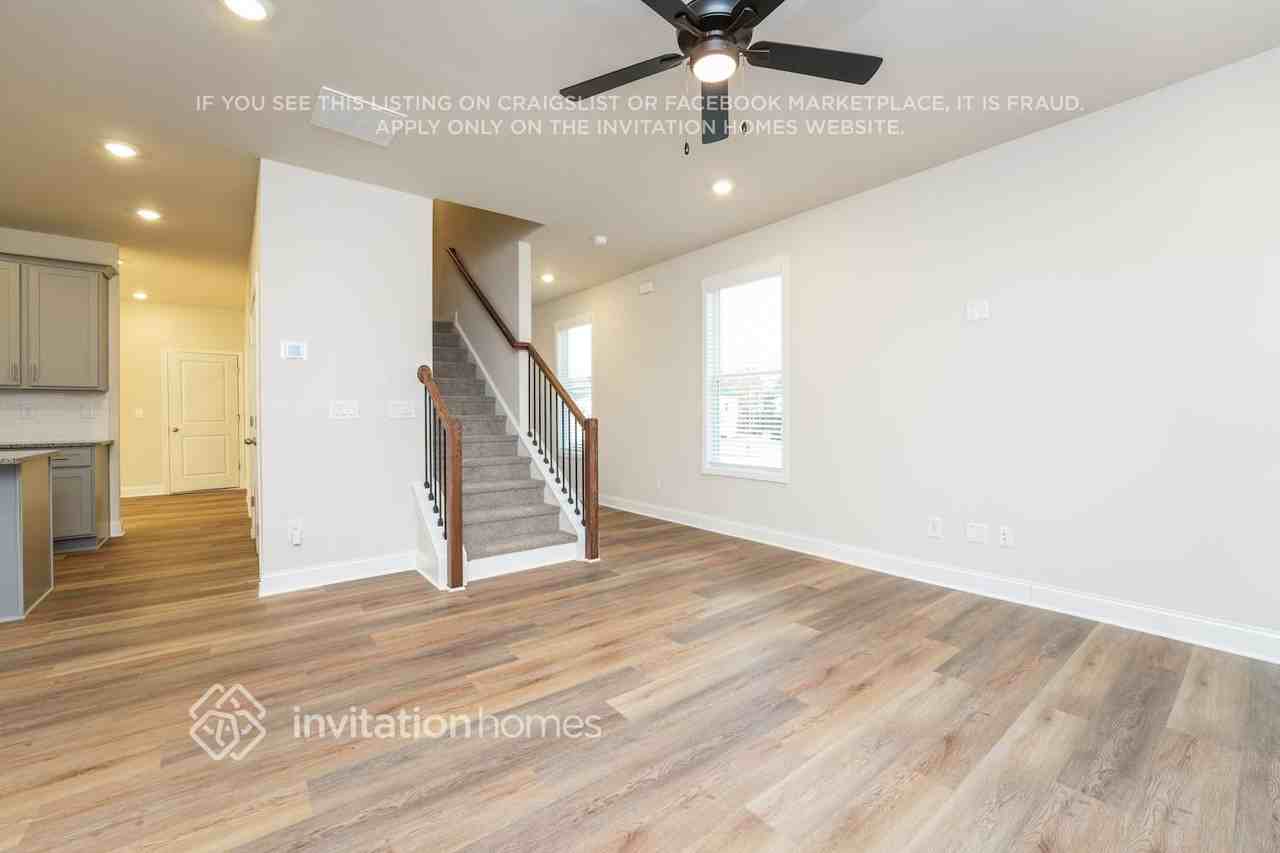 72 Katherine St - Photo 5 of 18