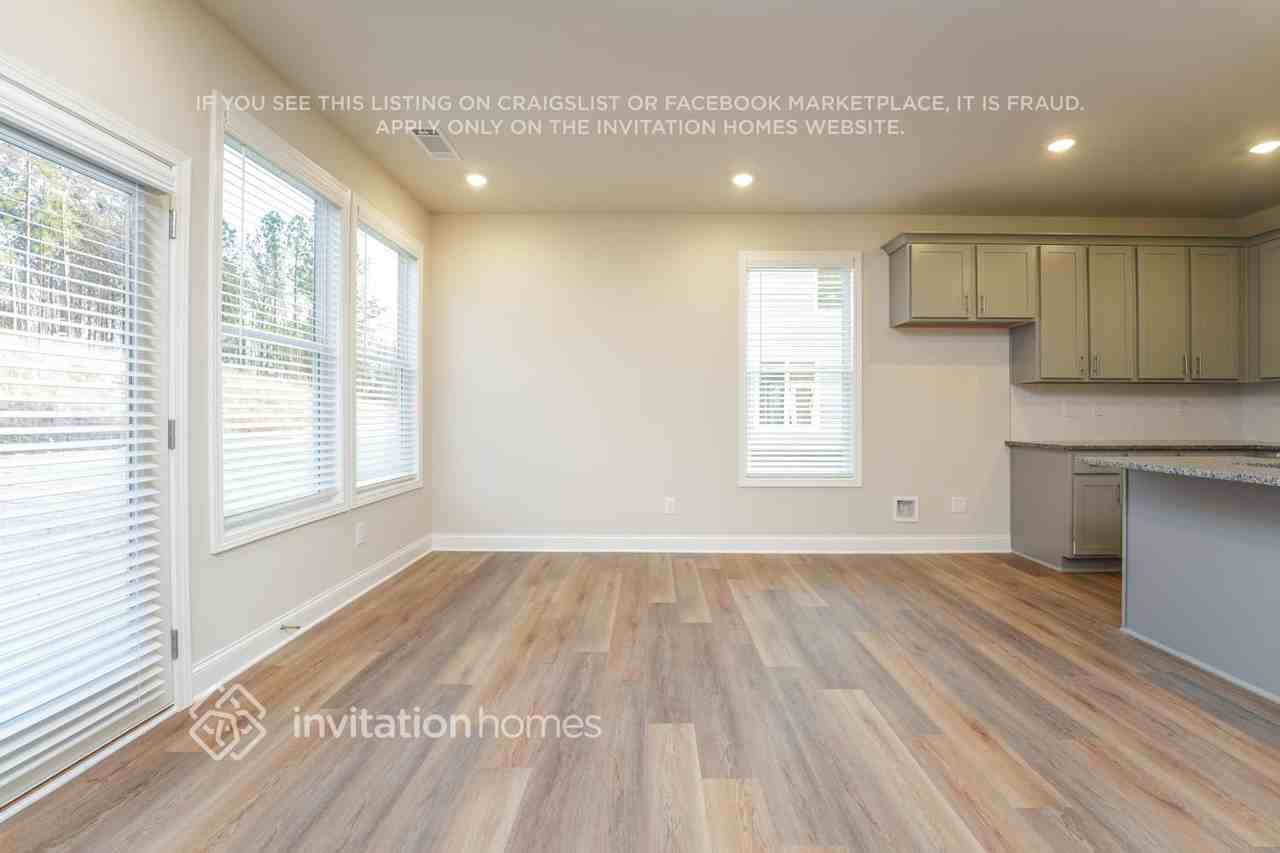 72 Katherine St - Photo 7 of 18