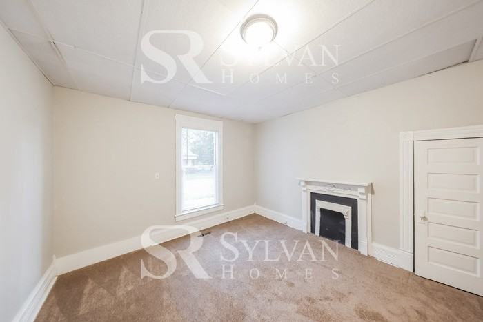 8303 Division Ave - Photo 4 of 14