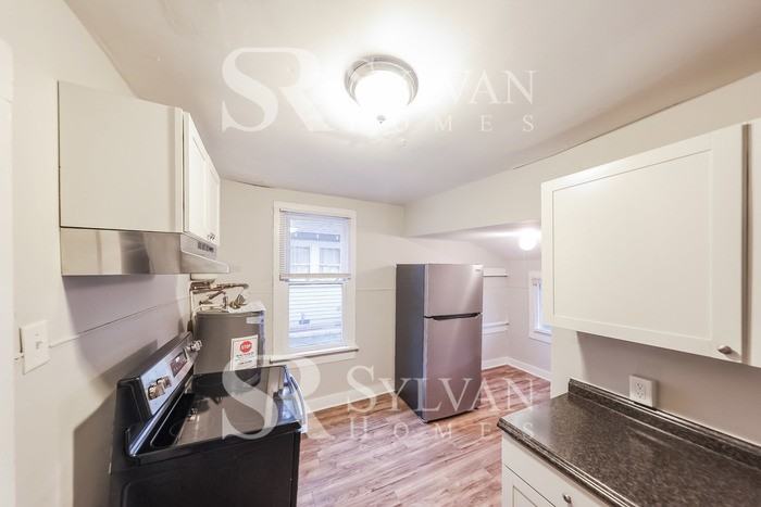 8303 Division Ave - Photo 7 of 14