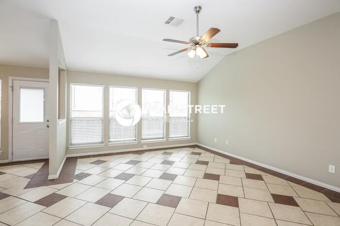 9336 Cynthia Ct - Photo 3 of 16