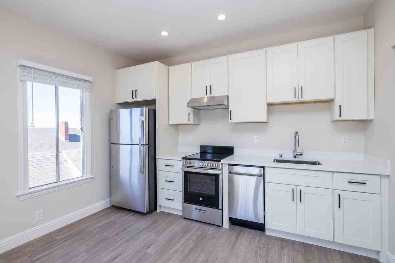 4231 Montgomery - Photo 4 of 15