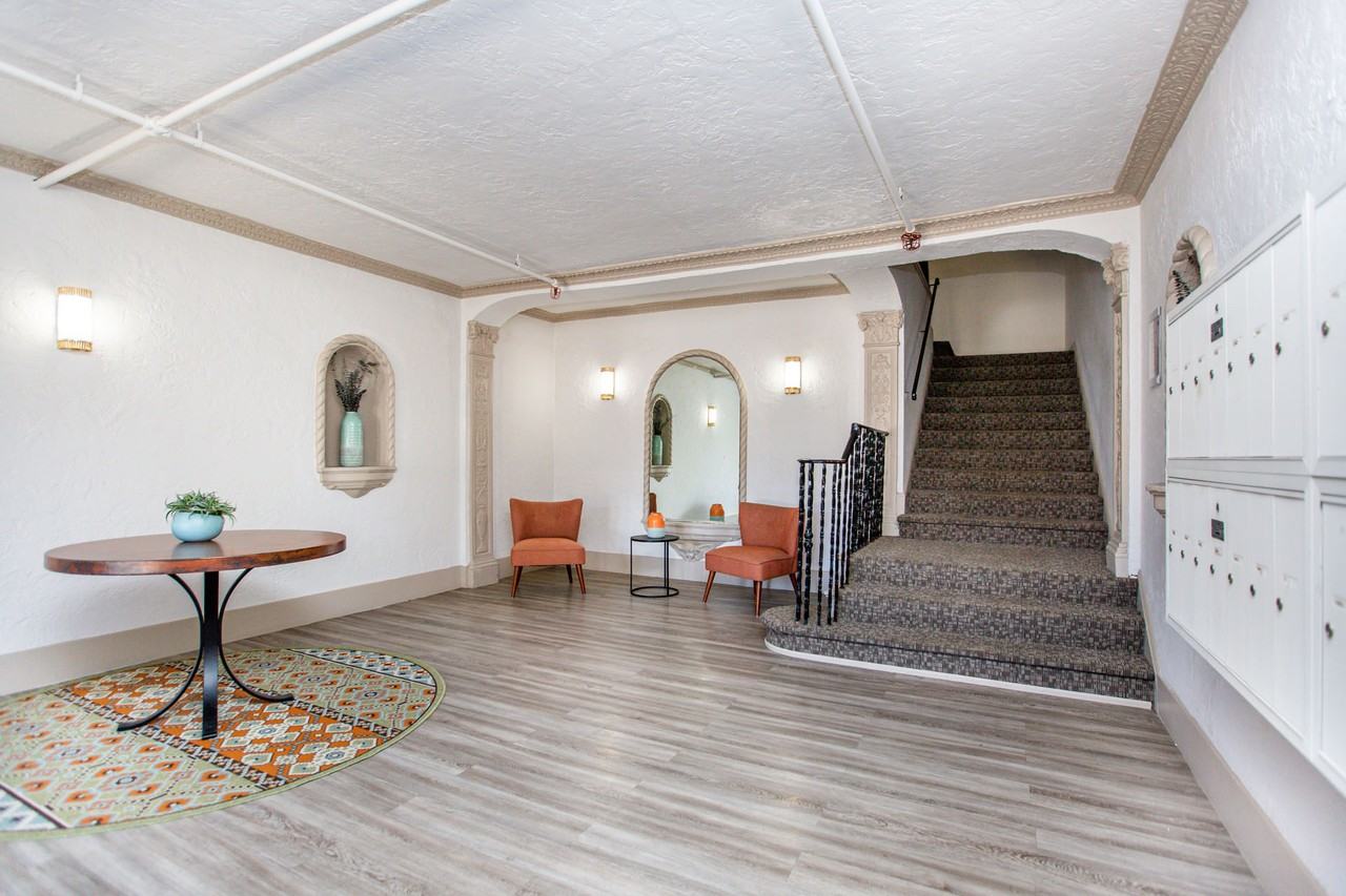 4231 Montgomery - Photo 3 of 4