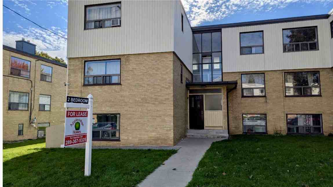 325 Saguenay Ave - Photo 5 of 8