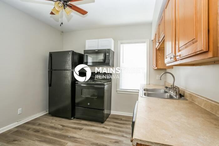 731 S Highland Ave - Photo 5 of 18