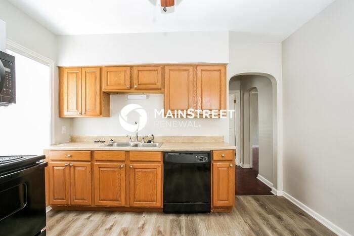 731 S Highland Ave - Photo 6 of 18