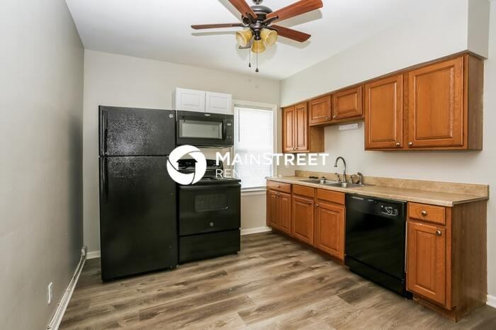 731 S Highland Ave - Photo 7 of 18