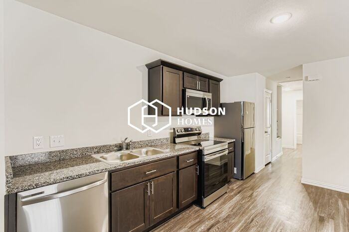 9834 Lanewell St #B - Photo 5 of 13