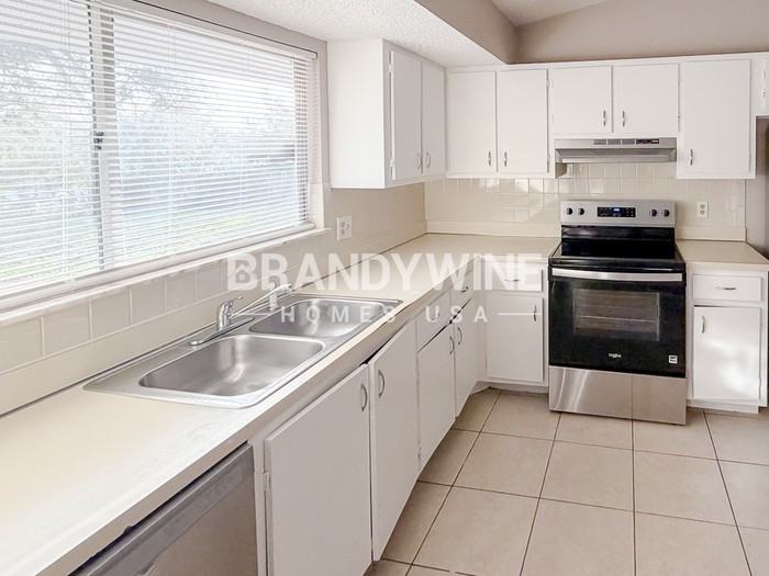 5372 Pale Horse Dr - Photo 5 of 17