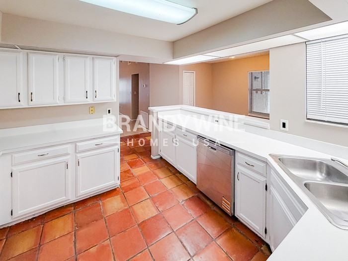 6730 Merlin Ct - Photo 7 of 24