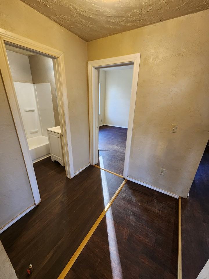 913 N Highland St #1 - Photo 6 of 14