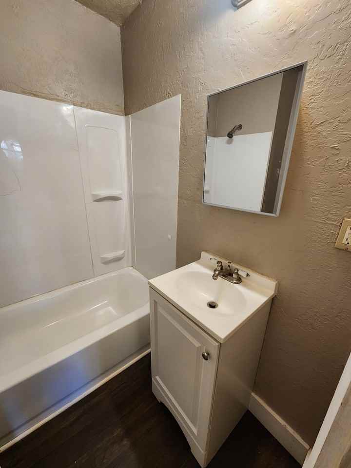 913 N Highland St #1 - Photo 7 of 14