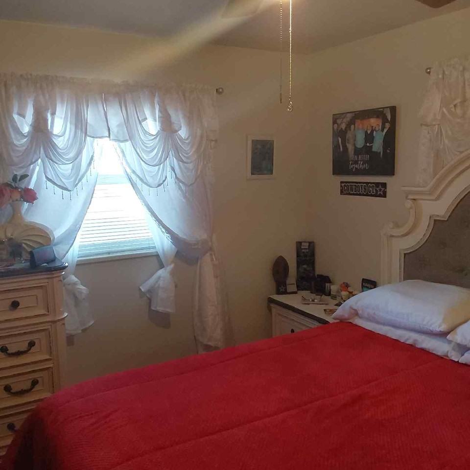 2220 2nd St #1 - Photo 3 of 6