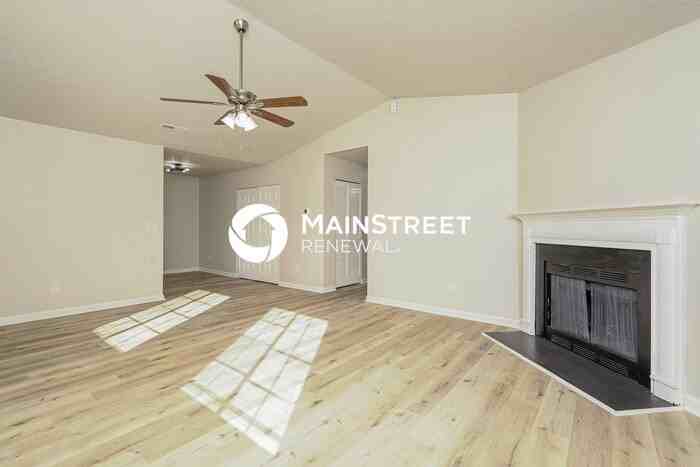 1724 Hertford St - Photo 5 of 18