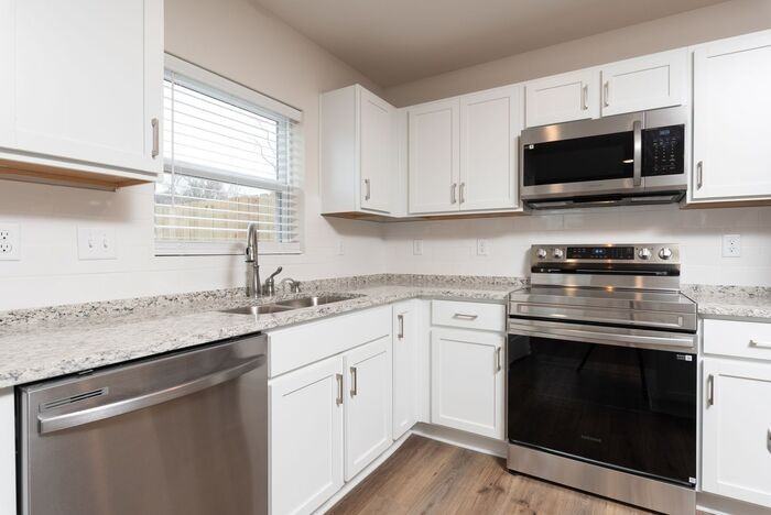 5327 Chamberlayne Rd - Photo 3 of 27