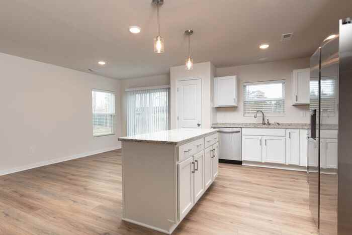 5327 Chamberlayne Rd - Photo 6 of 27