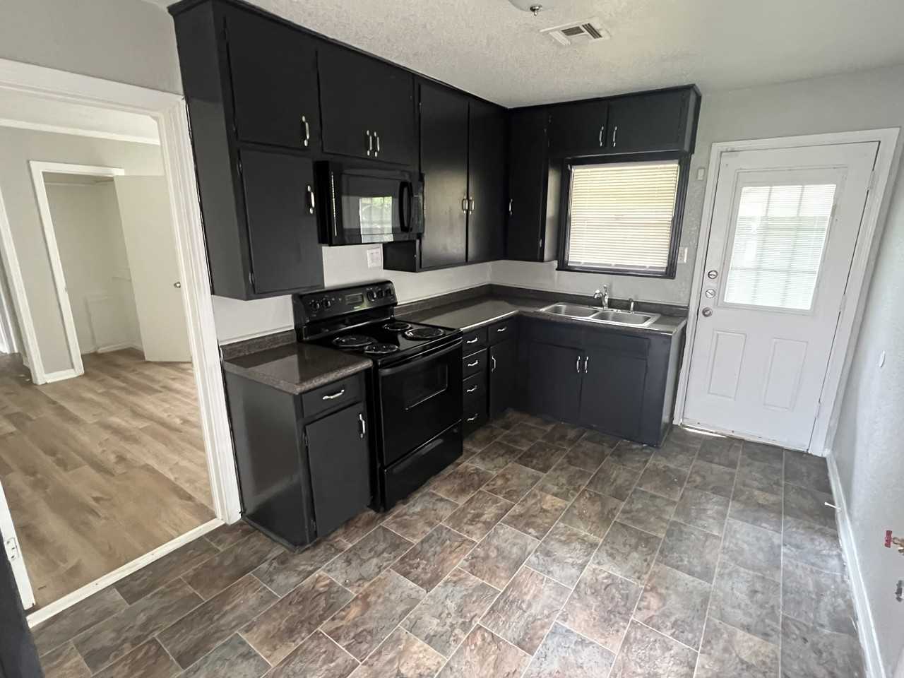 3416 Brook Cir #NA - Photo 7 of 9