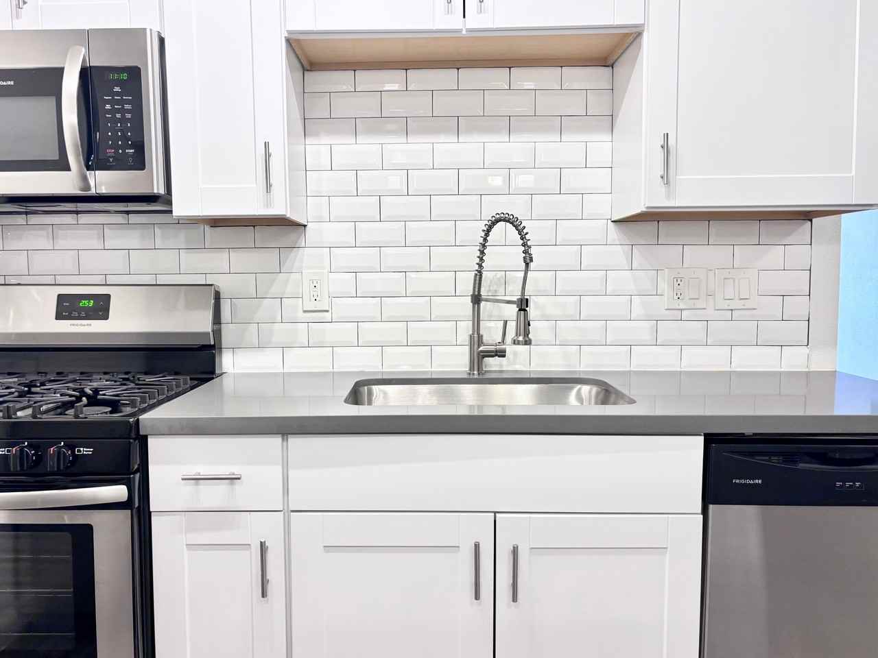 137 E Coronado Rd #20 - Photo 3 of 21