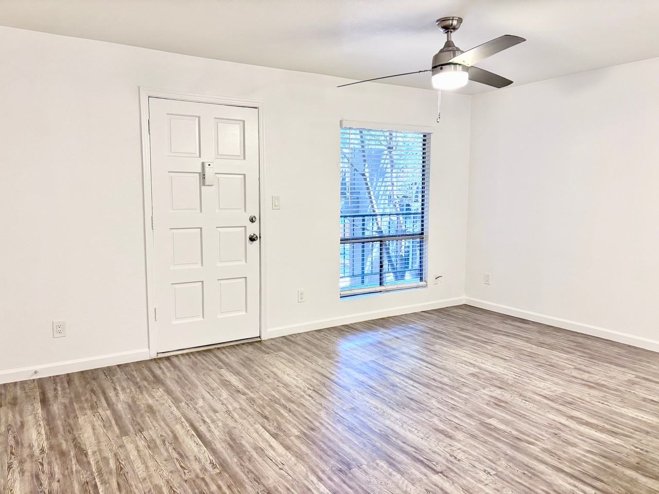 137 E Coronado Rd #20 - Photo 6 of 21