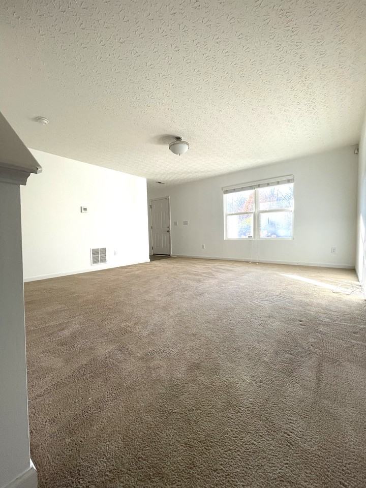 1420 Bellow Falls Pl #NA - Photo 4 of 24