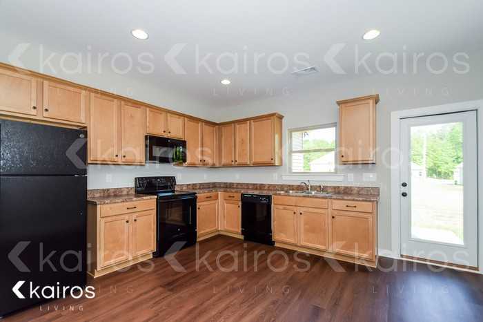 46 Hawk Ln - Photo 4 of 16