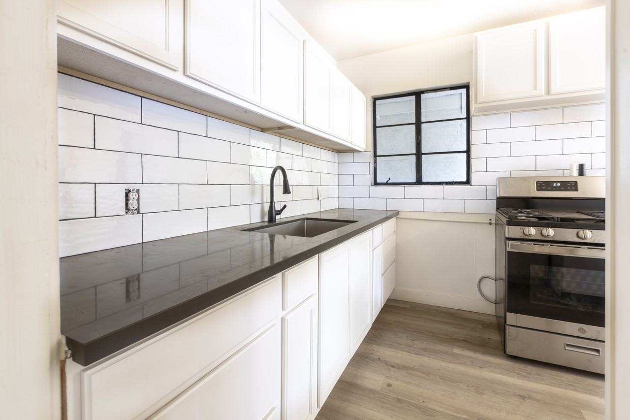 1324 E Hall St #NA - Photo 2 of 19