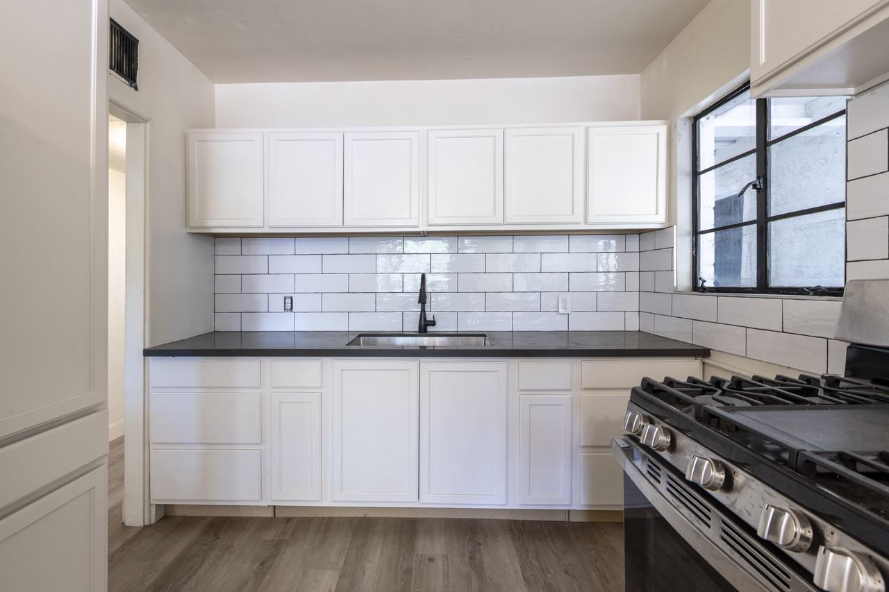 1324 E Hall St #NA - Photo 3 of 19