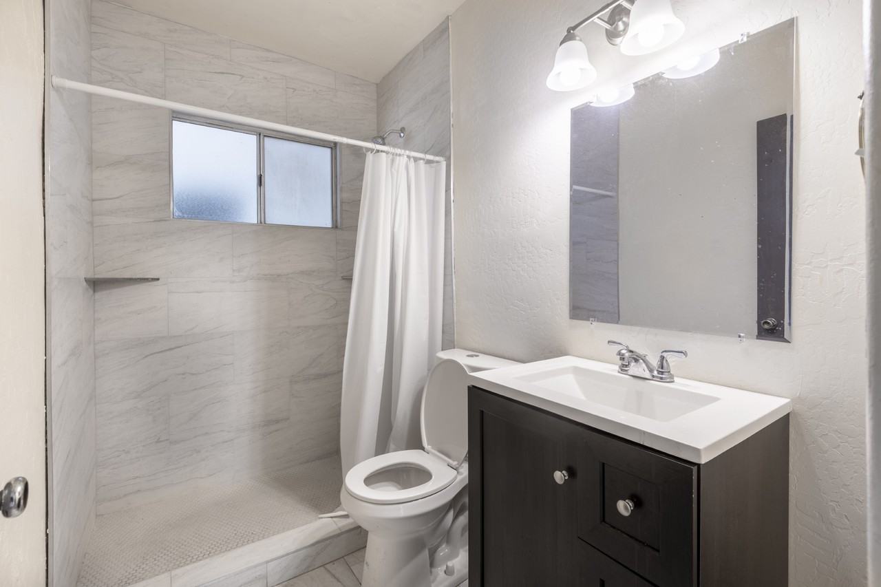 1324 E Hall St #NA - Photo 5 of 19