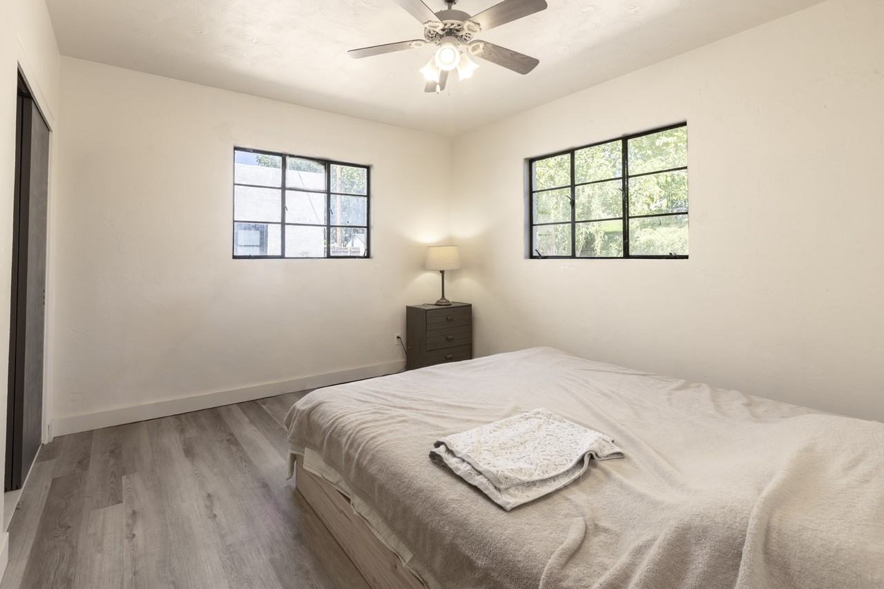 1324 E Hall St #NA - Photo 6 of 19