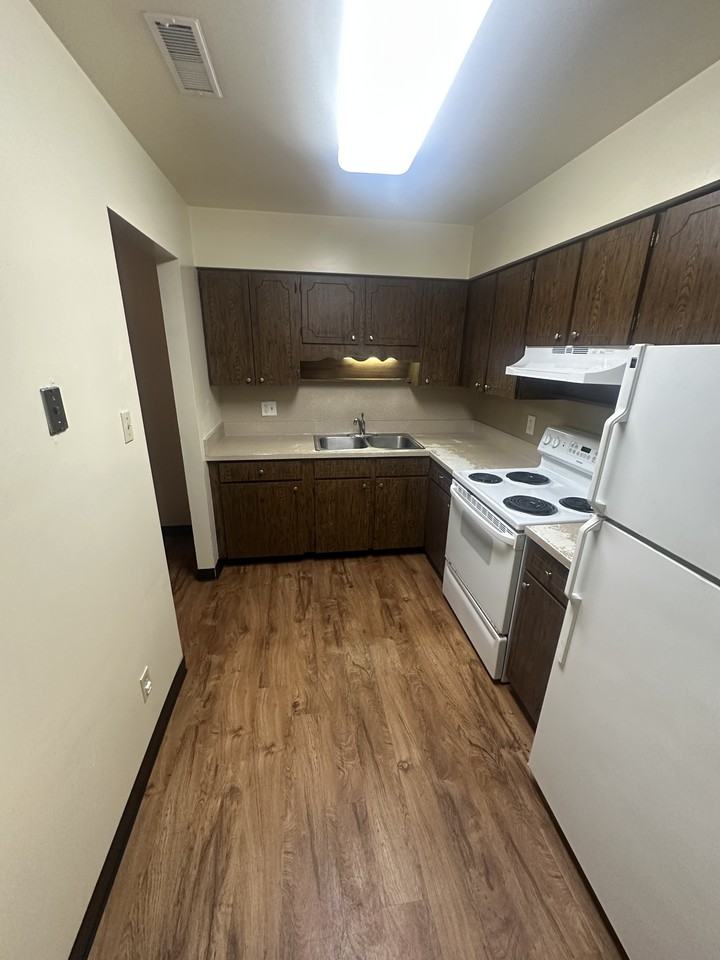 9744 5th St #4 - Photo 4 of 6