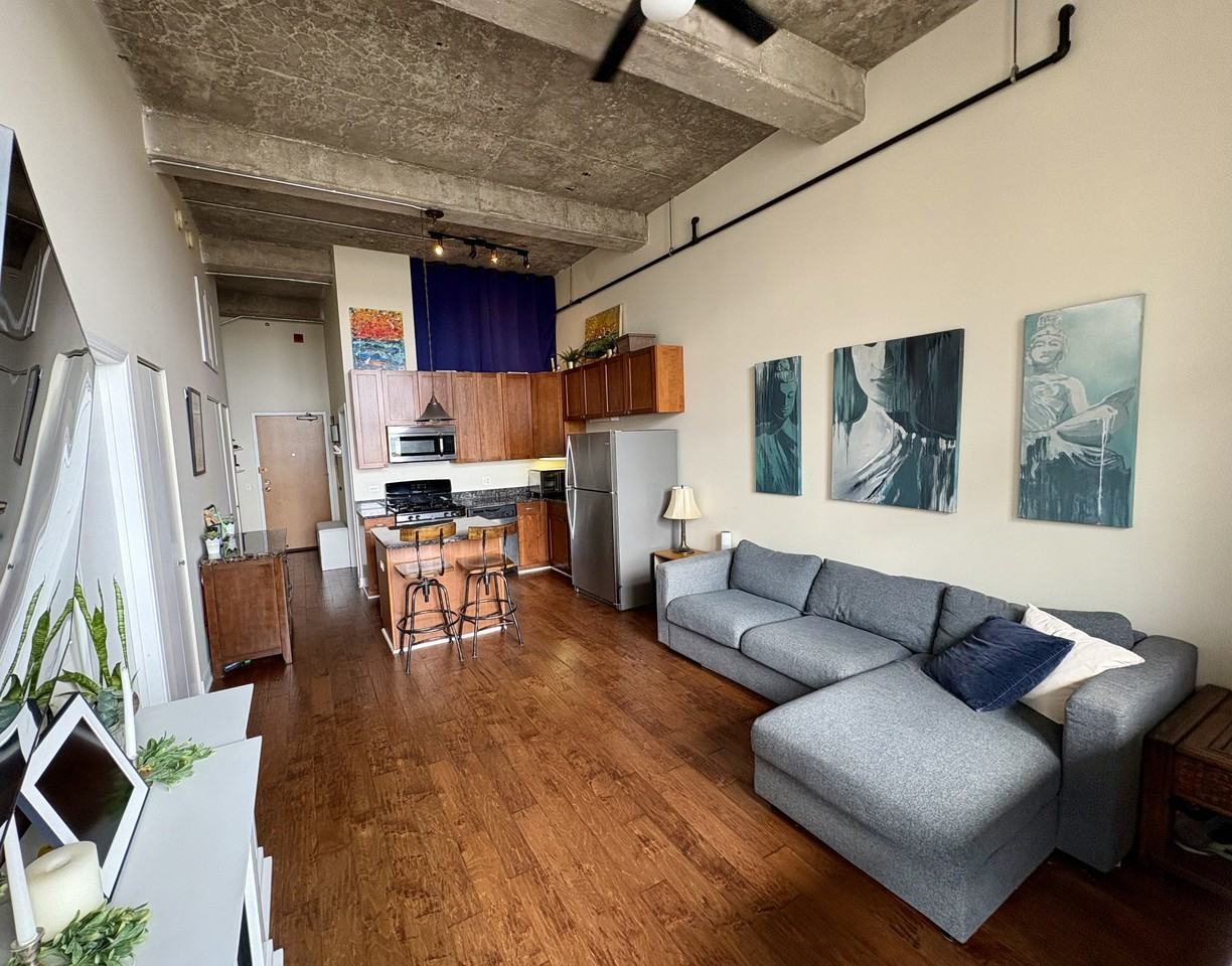 320 E 21st St #709 - Photo 3 of 24