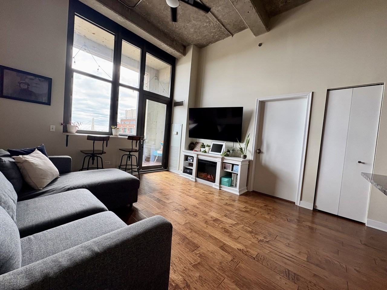 320 E 21st St #709 - Photo 5 of 24