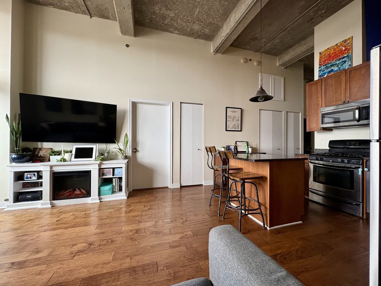 320 E 21st St #709 - Photo 6 of 24