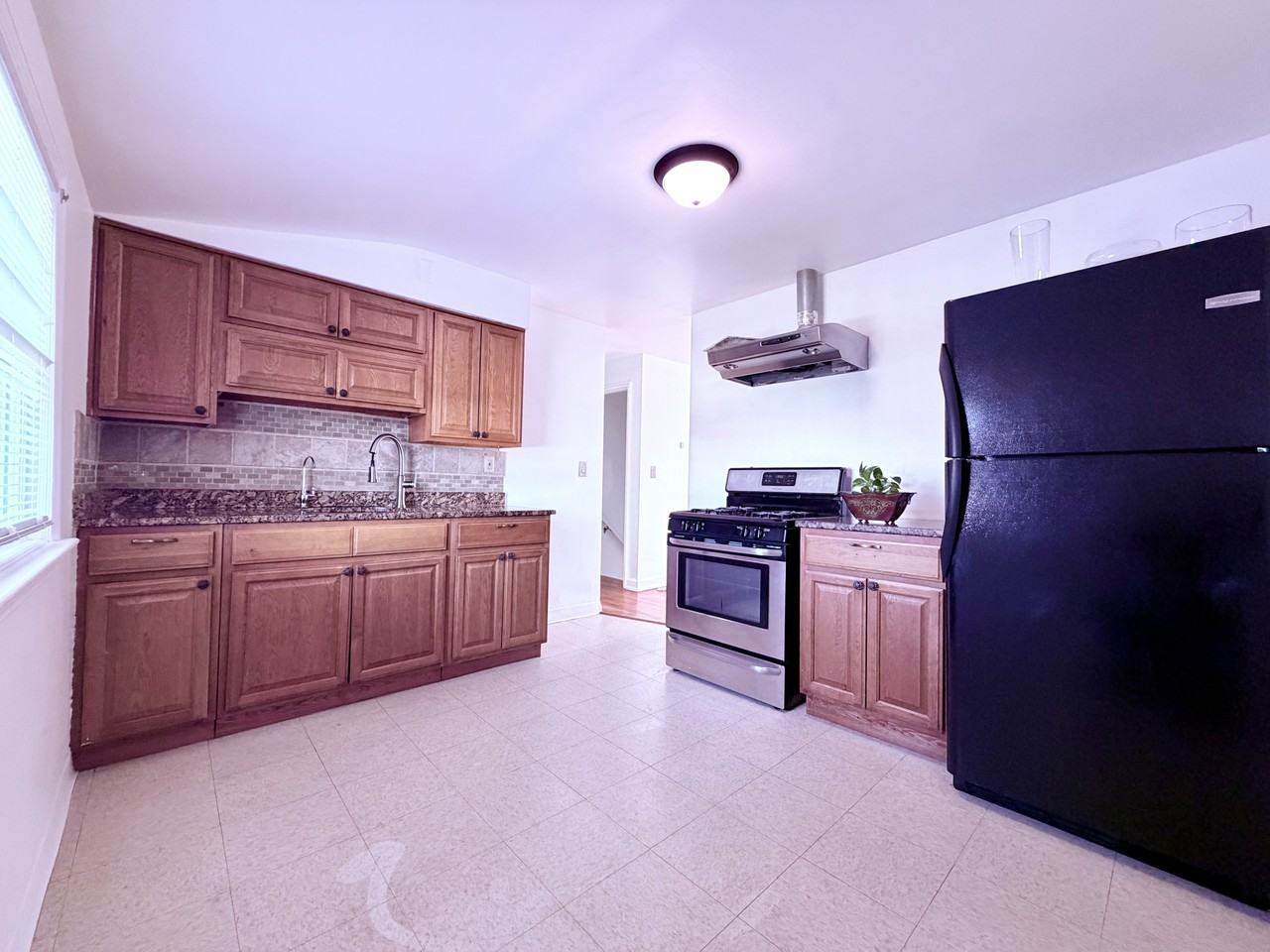 33 Homestead Pl #2ndFL - Photo 5 of 8