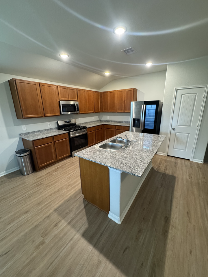 820 Clear Valley Ln #NA - Photo 4 of 15