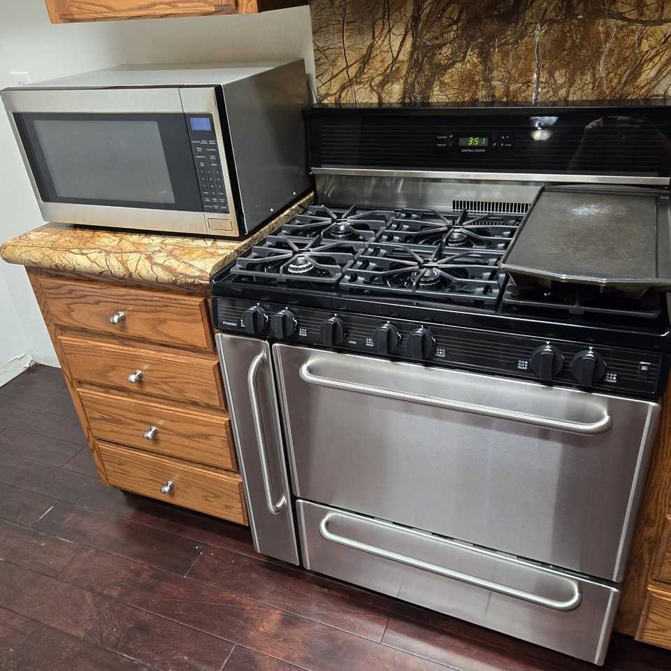 12008 Sandy River Ct #NA - Photo 7 of 28